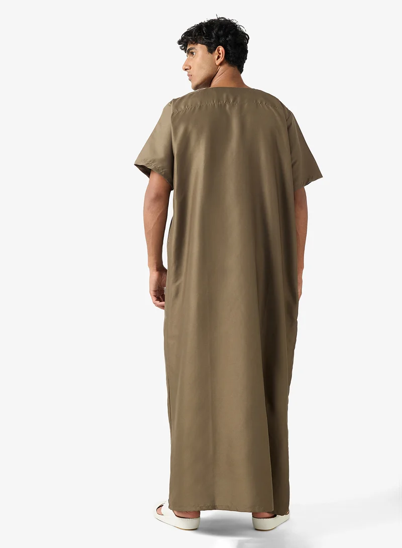 روبرت وود ثوب كلاسيكي بياقة على شكل حرف